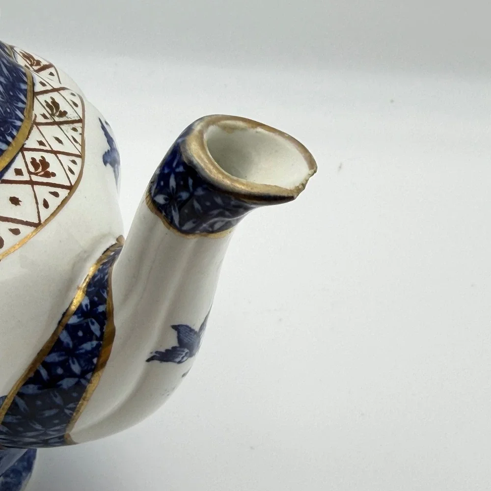 Vintage Booths Real Old Willow A8025 Teapot Blue White Gold Gilt England 6.5